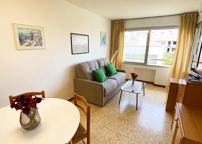 Con Piscina En La Playa De Fenals