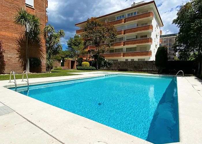 Con Piscina En La Playa De Fenals Appartamento