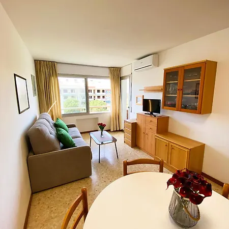 Con Piscina En La Playa De Fenals Lloret de Mar