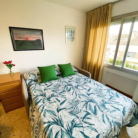 Con Piscina En La Playa De Fenals Apartment Lloret de Mar