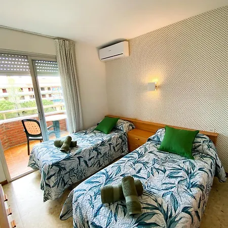 Con Piscina En La Playa De Fenals Apartment *