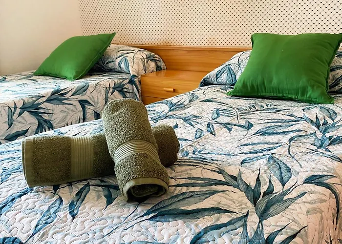 Con Piscina En La Playa De Fenals Апартаменты